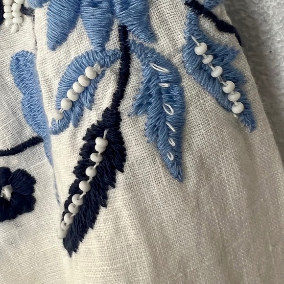 Charter Club White 100% Linen Embroidered Blue Floral Blouse Top M Coastal Boho - Picture 6 of 13